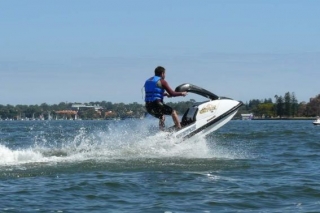 Passeio de jet ski 